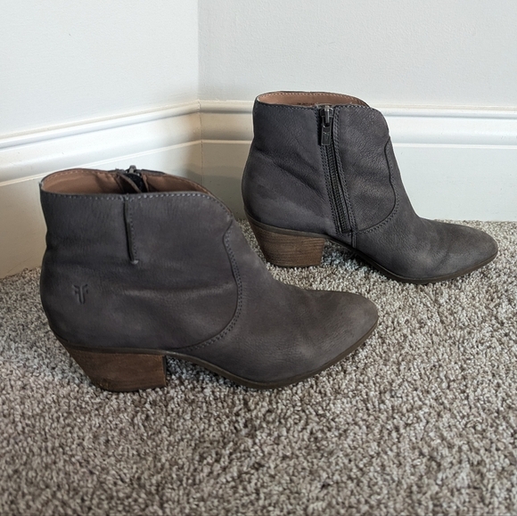 Frye Jennifer Grey Leather Ankle Boot sz 7 - Picture 1 of 7